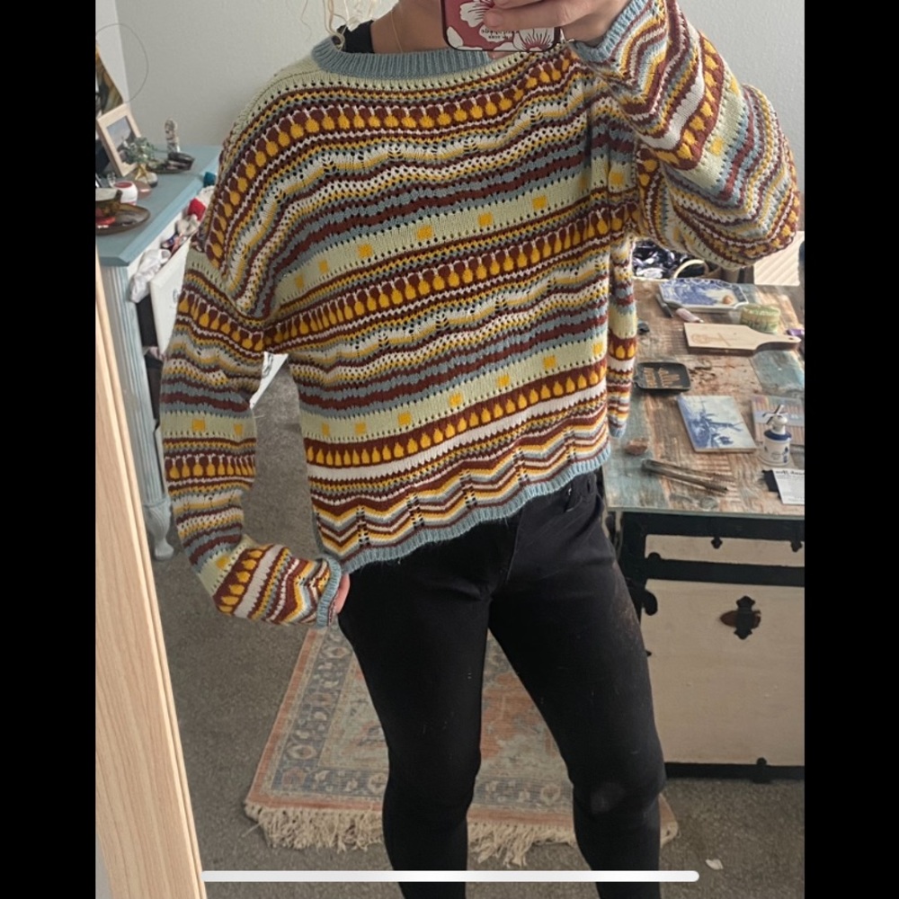 Patterned Breathable Sweater - Picture 3 of 3